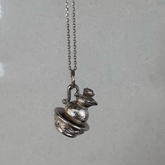 Vintage Avon Silver Tone Rose Pitcher & Basin Pendant - Picture 6 of 7